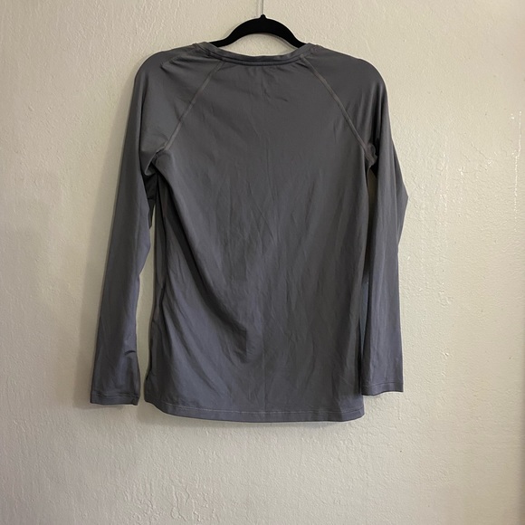 Under Armour Long Sleeve - Picture 2 of 4